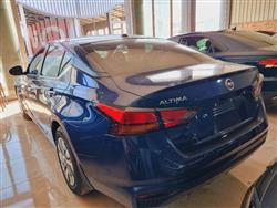 نيسان ألتيما